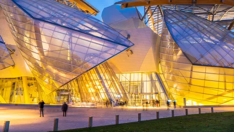 A fashionista art center