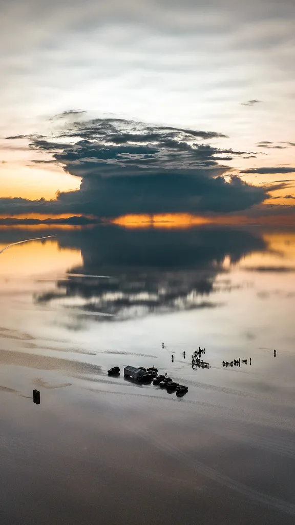 Salt, sky, and the stillness between