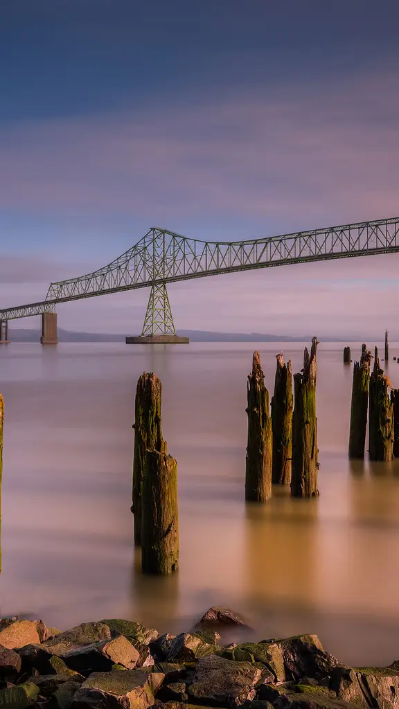 一条用桁架架起来的公路