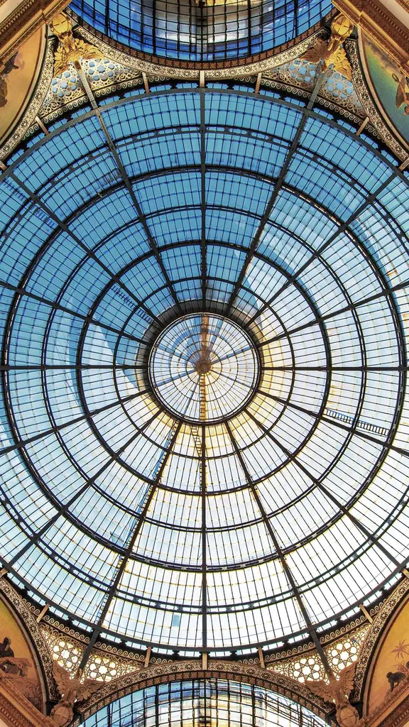 Un d&ocirc;me qui &eacute;pate la galerie