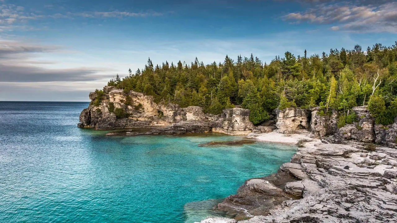 Calas, acantilados y aguas cristalinas