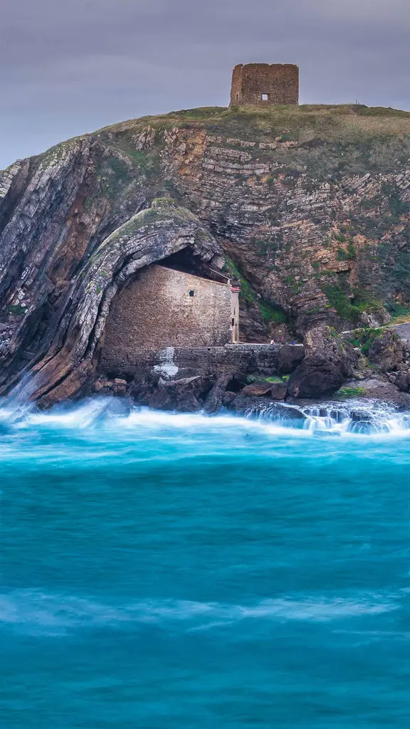 坎塔布里亚的小教堂，西班牙