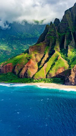 Kalalau, entre terre sacr&eacute;e et oc&eacute;an