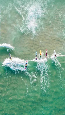 在伯利角冲浪的人们，澳大利亚黄金海岸