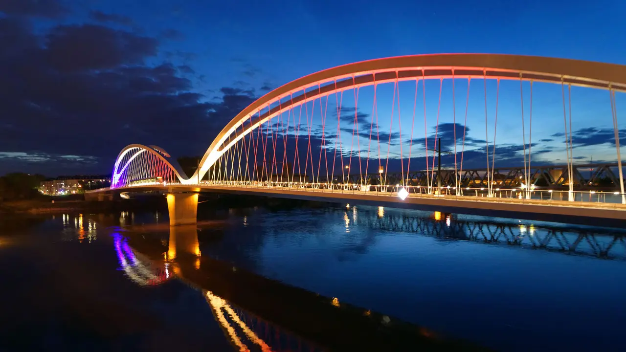 Br&uuml;cke der Einheit?