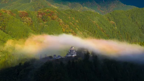 Eine Burg in den Wolken