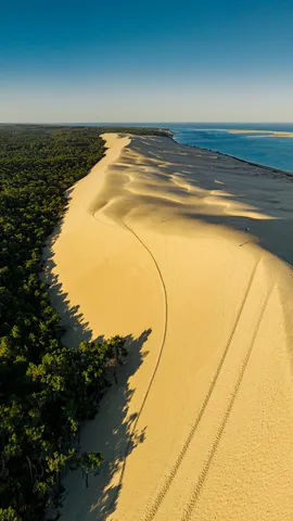 法国西南部阿卡雄湾的皮拉沙丘