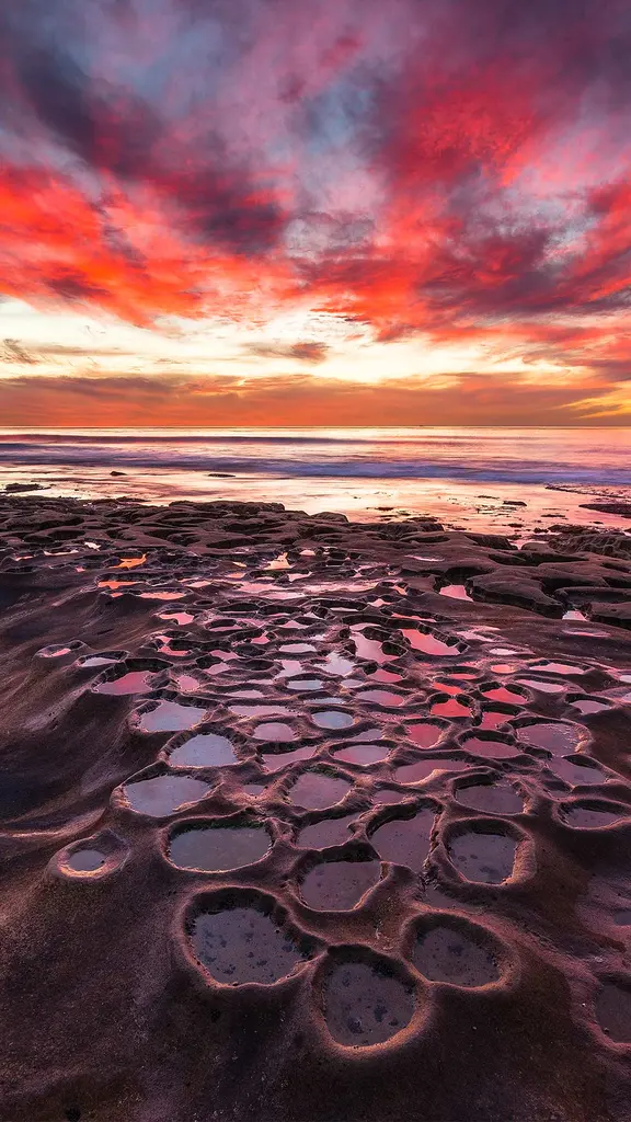 Tide and seek
