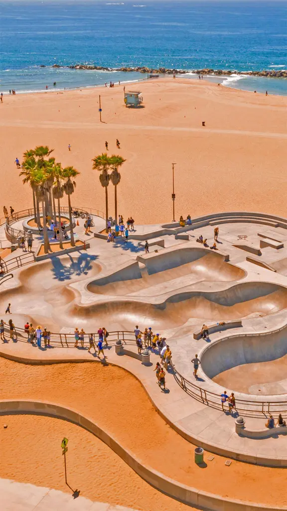 威尼斯海滩滑板公园鸟瞰图，洛杉矶