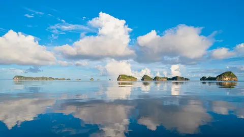 穏やかな海と青空