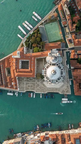 Acima da cidade flutuante