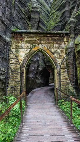 A gateway to stone wonders