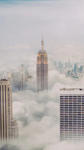 云雾缭绕的纽约市